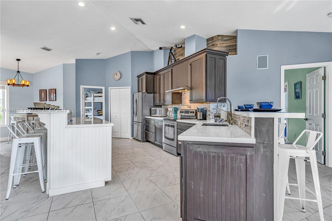 For Sale: $1,399,900 (3 beds, 3 baths, 1481 Square Feet)