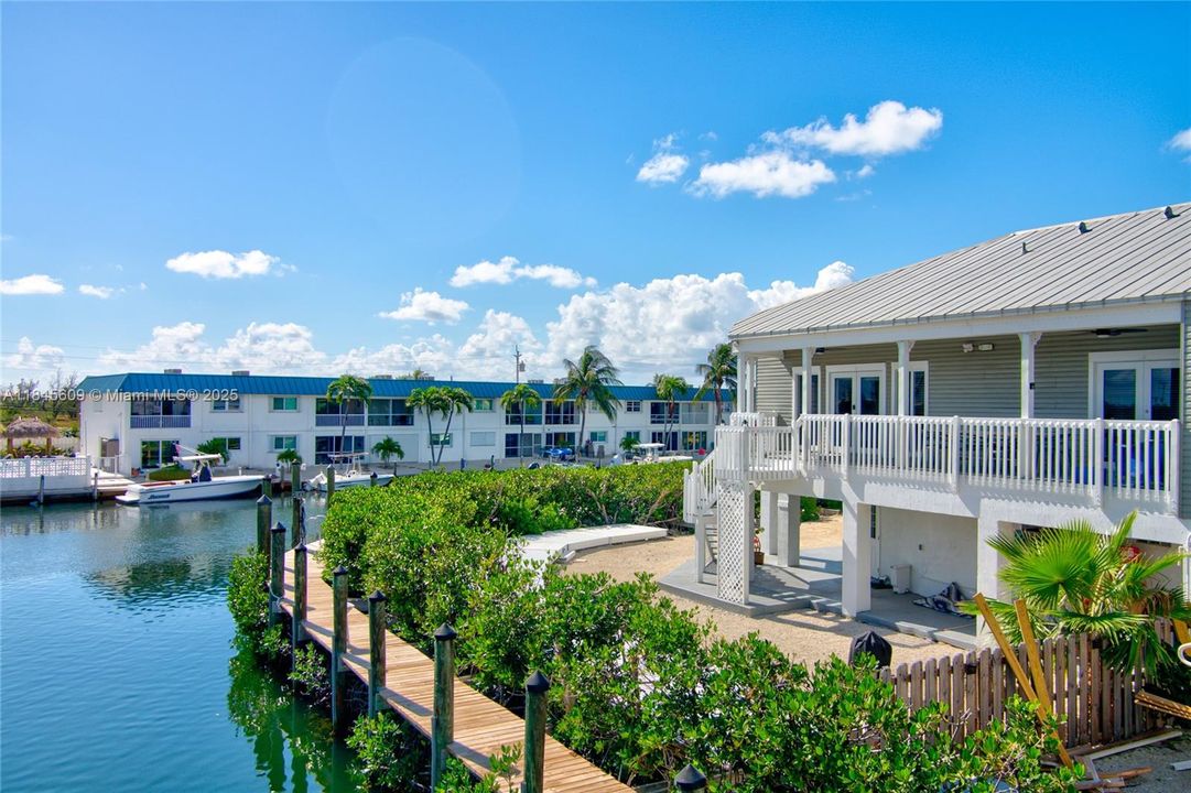 For Sale: $1,399,900 (3 beds, 3 baths, 1481 Square Feet)