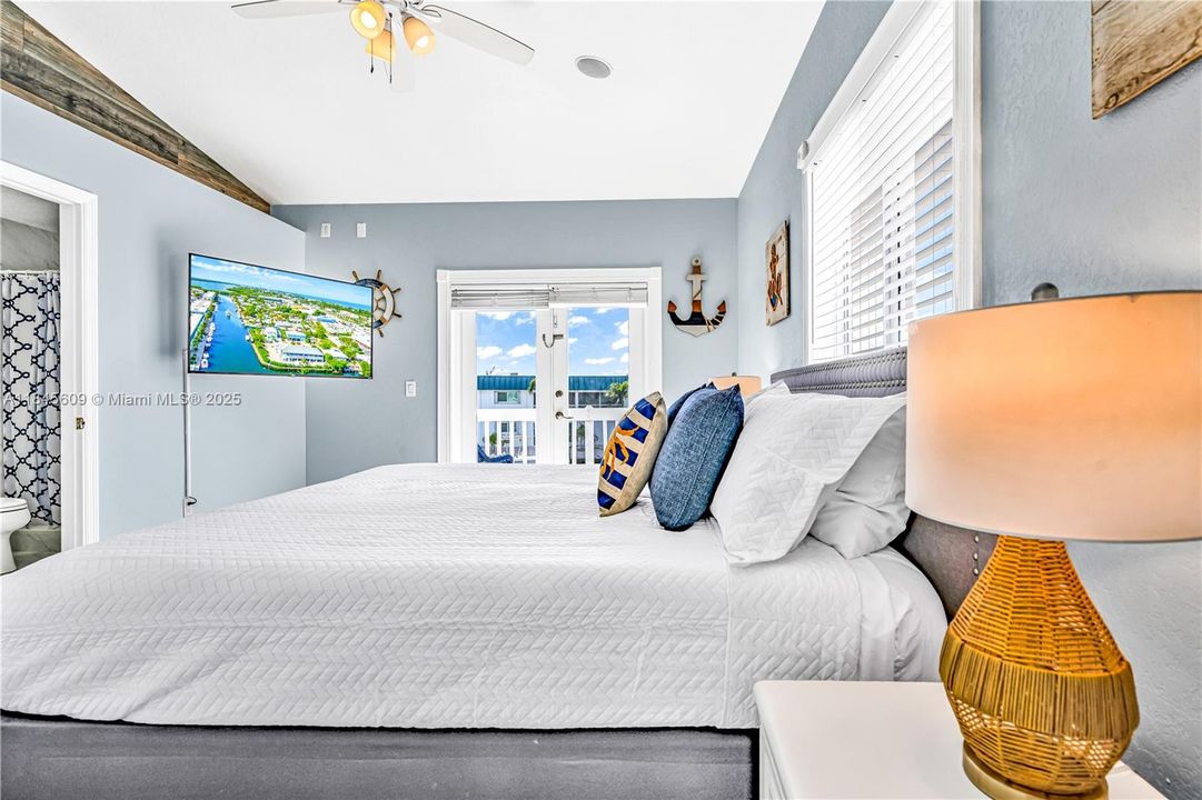 For Sale: $1,399,900 (3 beds, 3 baths, 1481 Square Feet)