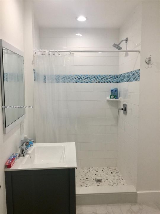 最近租的: $5,999 (4 贝兹, 3 浴室, 1912 平方英尺)