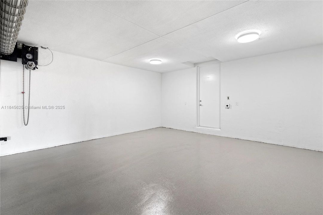 En Venta: $900,000 (3 camas, 3 baños, 2120 Pies cuadrados)