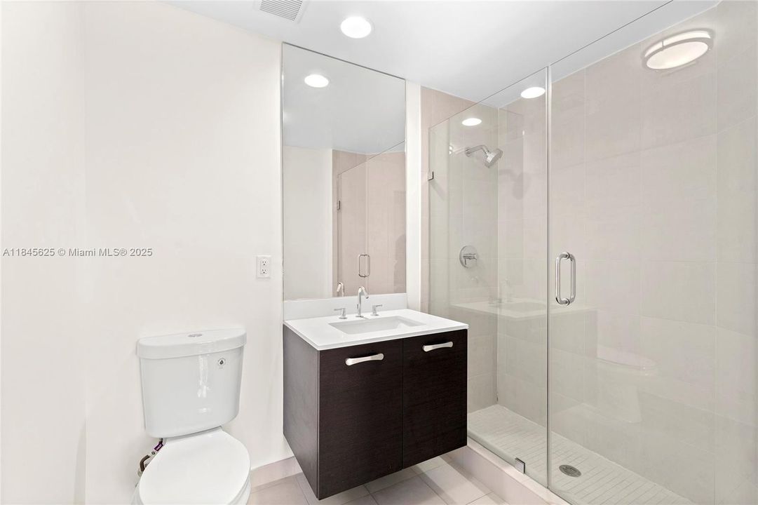 En Venta: $900,000 (3 camas, 3 baños, 2120 Pies cuadrados)