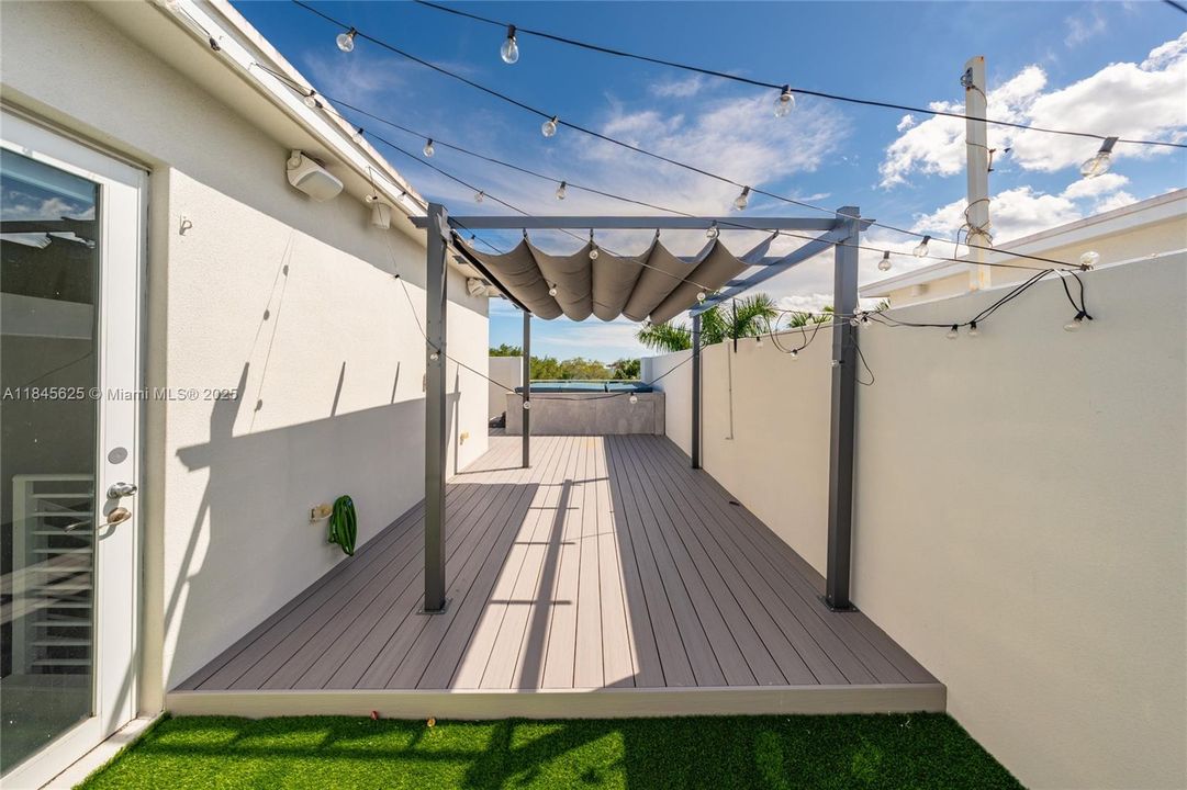 En Venta: $900,000 (3 camas, 3 baños, 2120 Pies cuadrados)