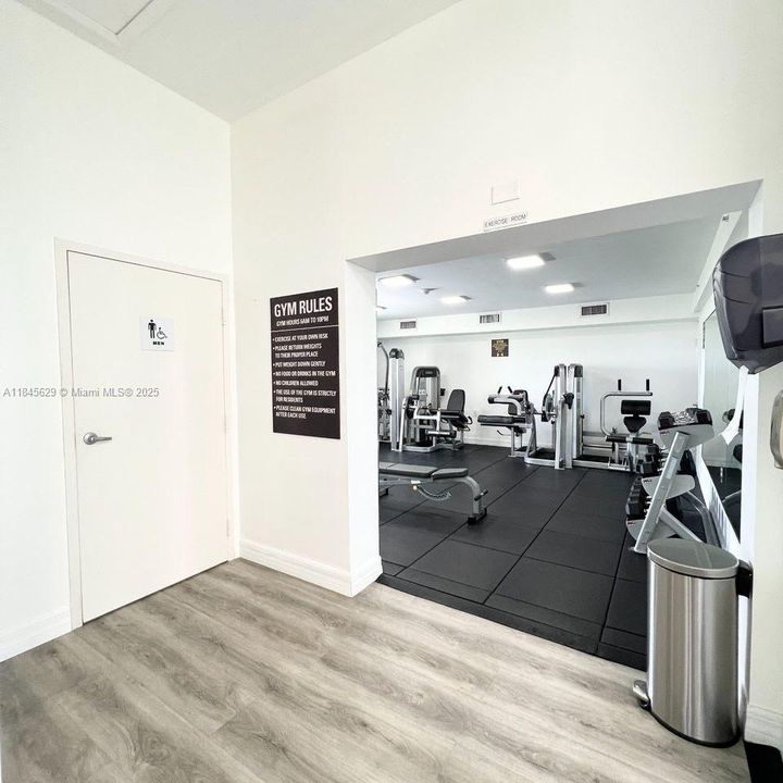 Recently Sold: $285,000 (2 beds, 2 baths, 882 Square Feet)