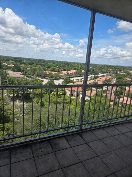 Active With Contract: $125,000 (1 beds, 1 baths, 900 Square Feet)