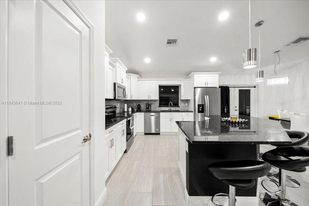 На продажу: $410,000 (3 спален, 2 ванн, 0 Квадратных фут)