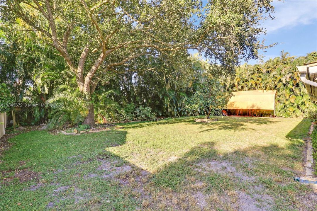 最近售出: $650,000 (4 贝兹, 3 浴室, 2935 平方英尺)