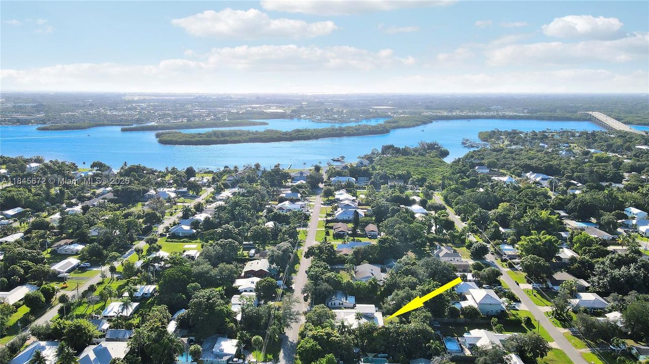 最近售出: $650,000 (4 贝兹, 3 浴室, 2935 平方英尺)