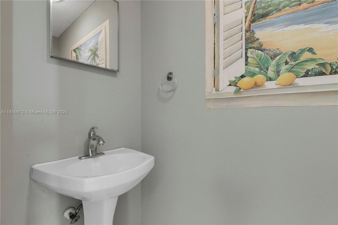 1/2 bath- HAS A POTTY