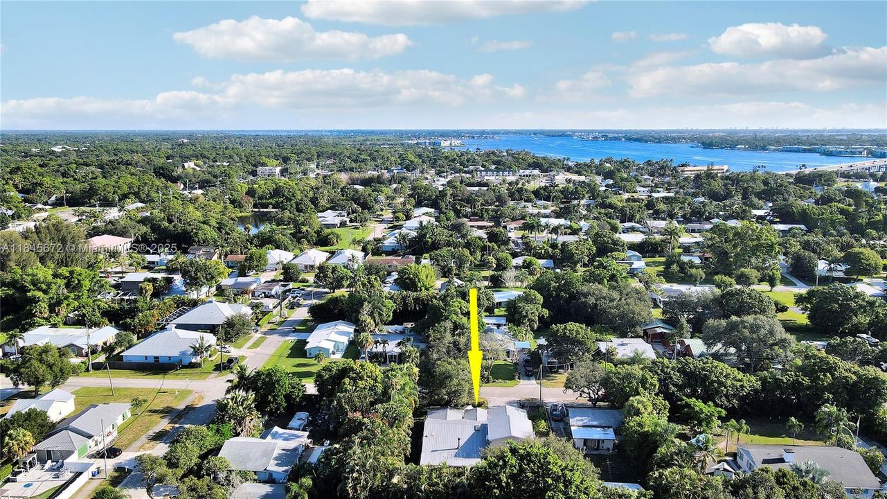 最近售出: $650,000 (4 贝兹, 3 浴室, 2935 平方英尺)