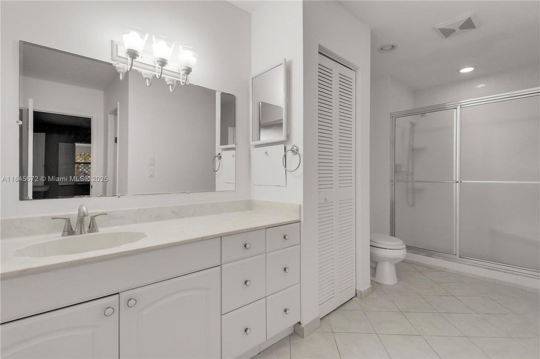 最近售出: $650,000 (4 贝兹, 3 浴室, 2935 平方英尺)