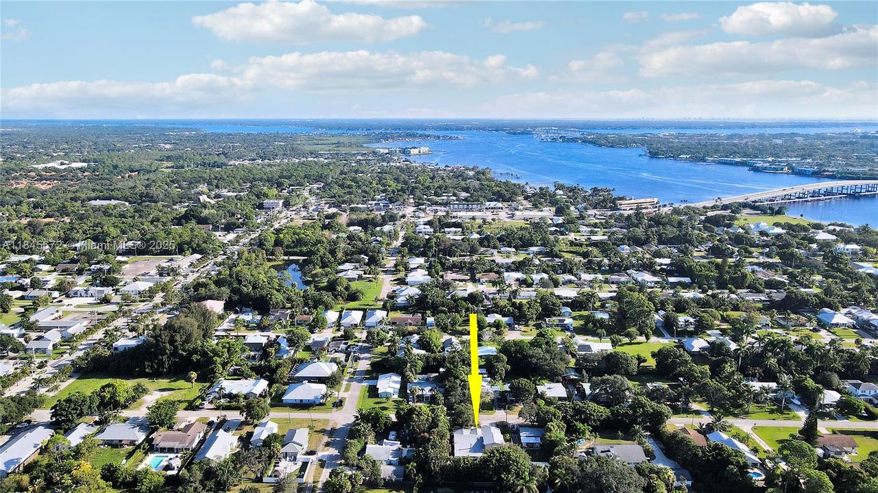 最近售出: $650,000 (4 贝兹, 3 浴室, 2935 平方英尺)