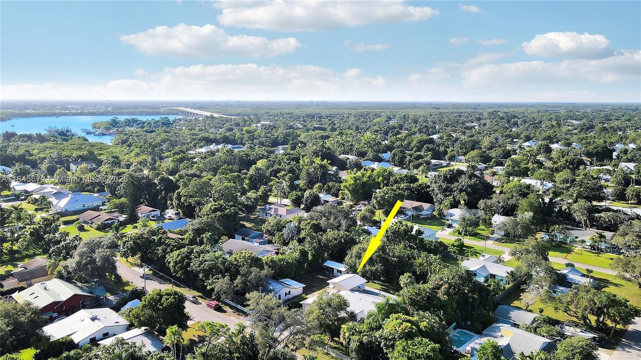 最近售出: $650,000 (4 贝兹, 3 浴室, 2935 平方英尺)