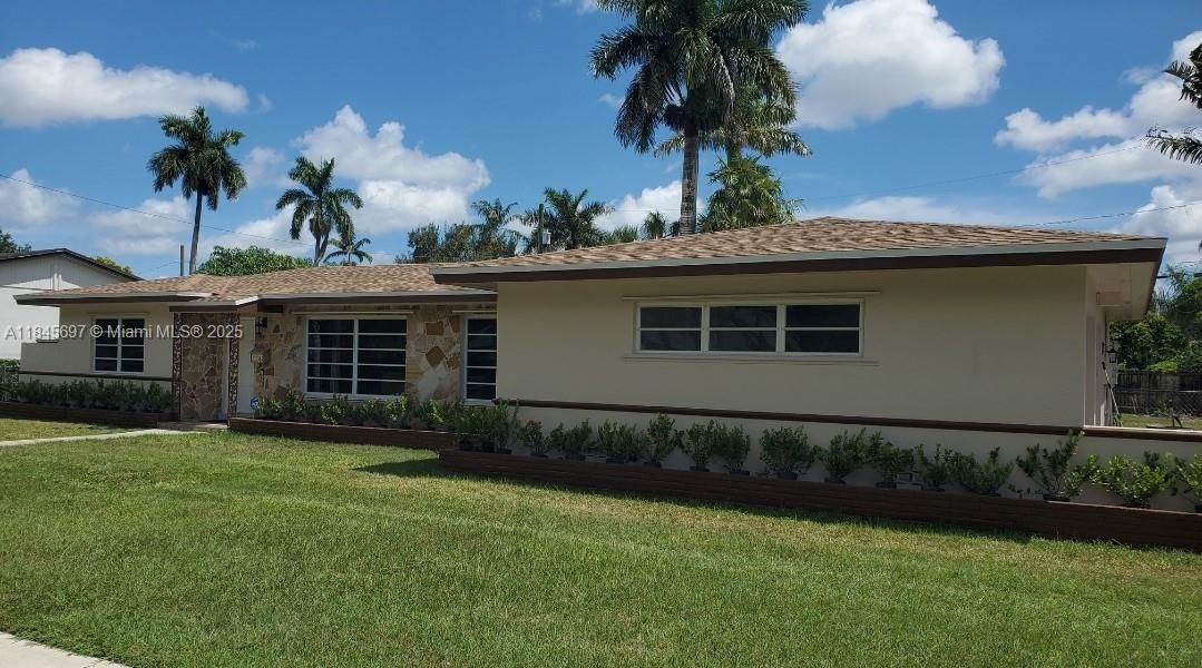 Recently Sold: $599,900 (3 beds, 2 baths, 1912 Square Feet)