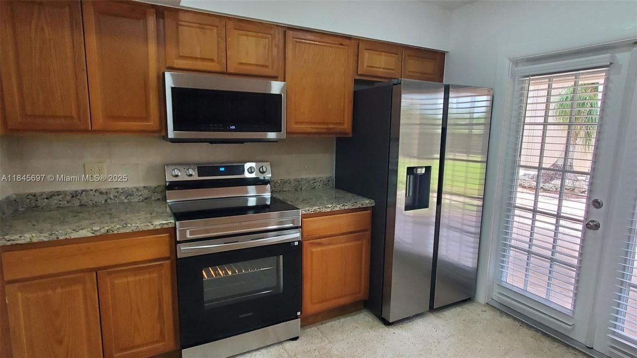 Recently Sold: $599,900 (3 beds, 2 baths, 1912 Square Feet)