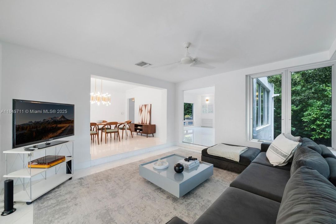 待售: $5,900,000 (4 贝兹, 4 浴室, 3019 平方英尺)