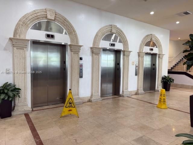 待售: $125,000 (0 贝兹, 1 浴室, 360 平方英尺)