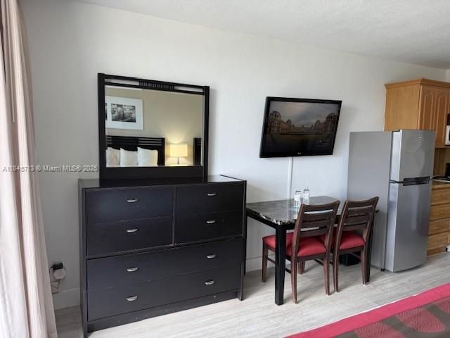 待售: $125,000 (0 贝兹, 1 浴室, 360 平方英尺)