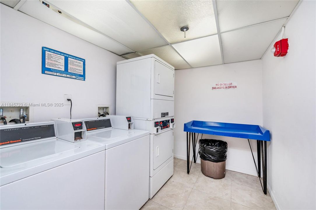 Под контрактом: $244,900 (2 спален, 1 ванн, 930 Квадратных фут)