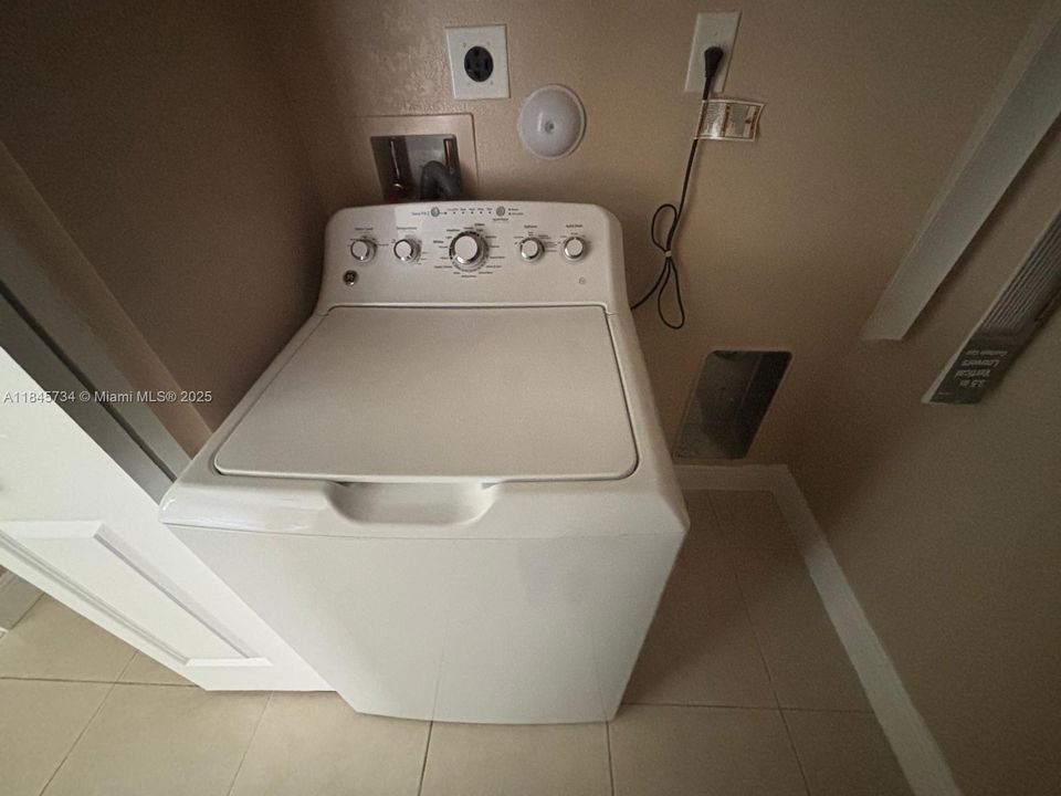 Недавно арендовано: $3,250 (3 спален, 2 ванн, 1083 Квадратных фут)