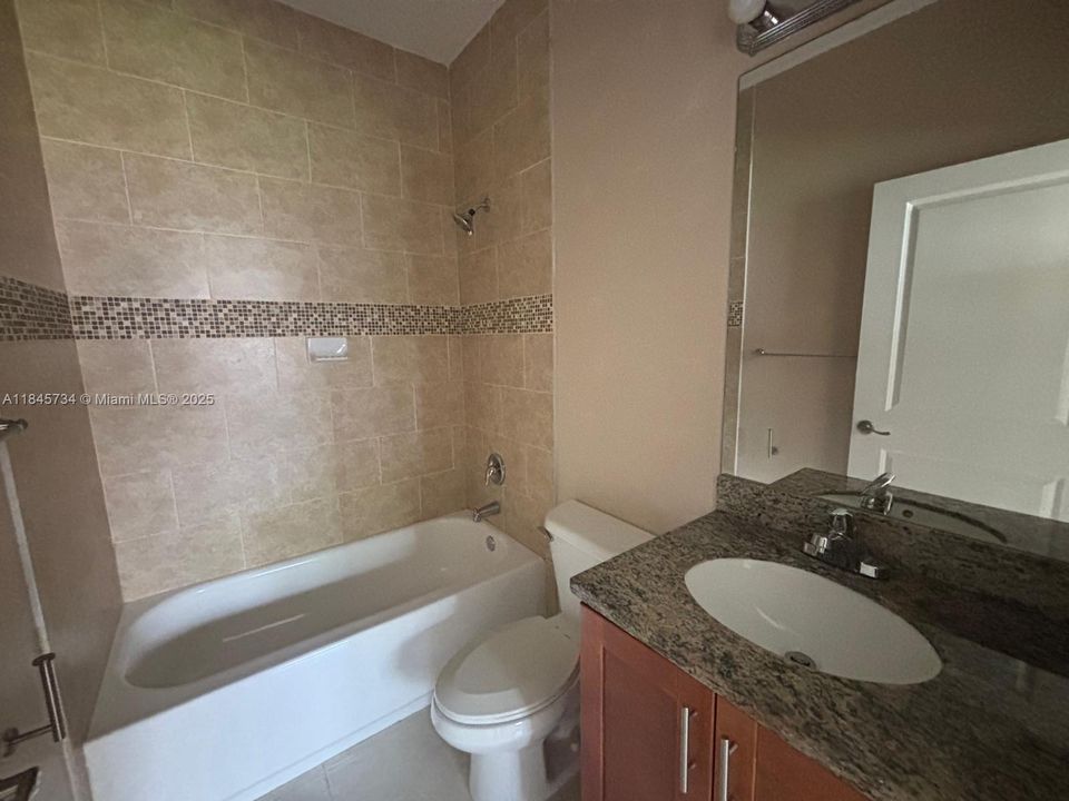 Недавно арендовано: $3,250 (3 спален, 2 ванн, 1083 Квадратных фут)