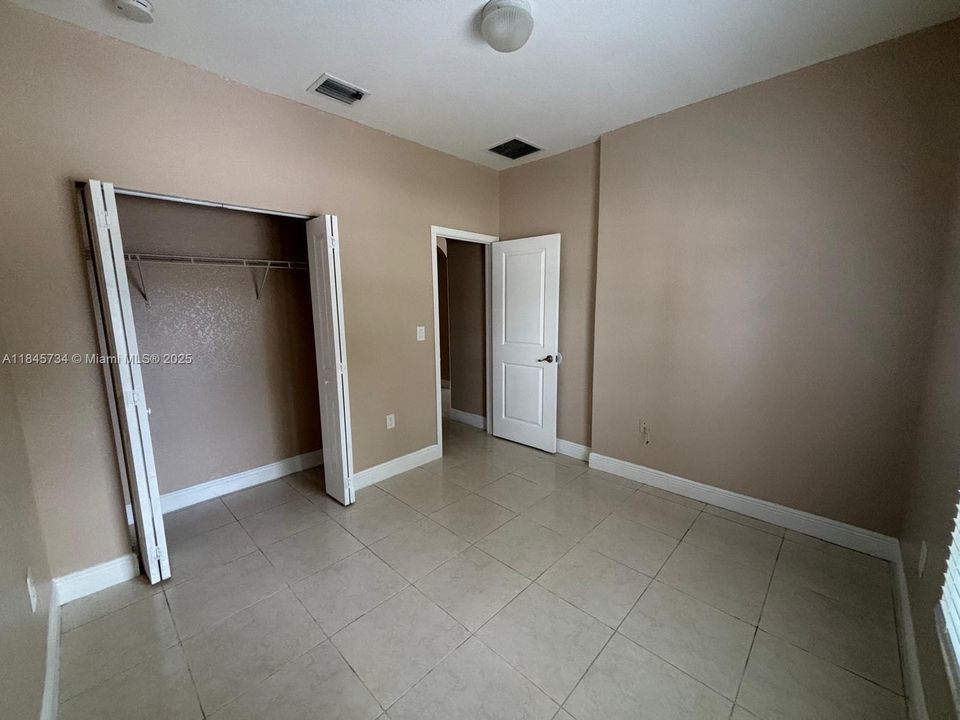 Недавно арендовано: $3,250 (3 спален, 2 ванн, 1083 Квадратных фут)