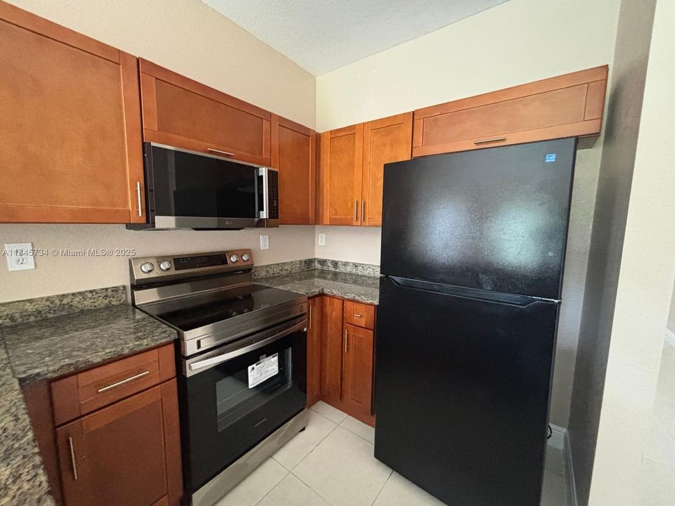 Недавно арендовано: $3,250 (3 спален, 2 ванн, 1083 Квадратных фут)