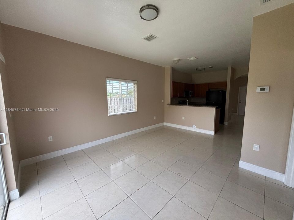 Недавно арендовано: $3,250 (3 спален, 2 ванн, 1083 Квадратных фут)