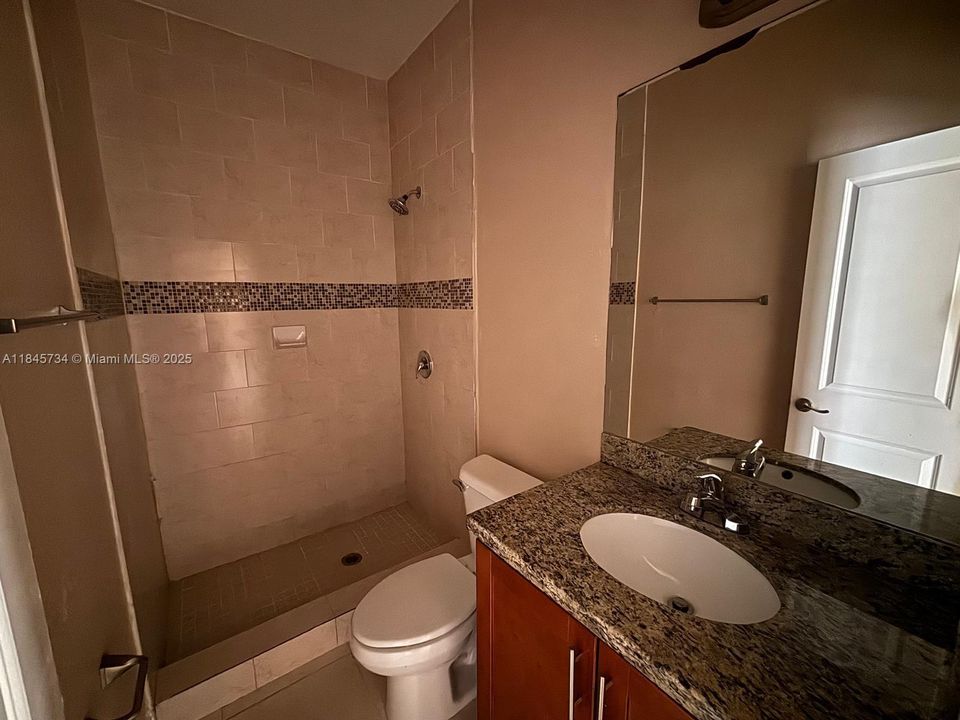 Недавно арендовано: $3,250 (3 спален, 2 ванн, 1083 Квадратных фут)