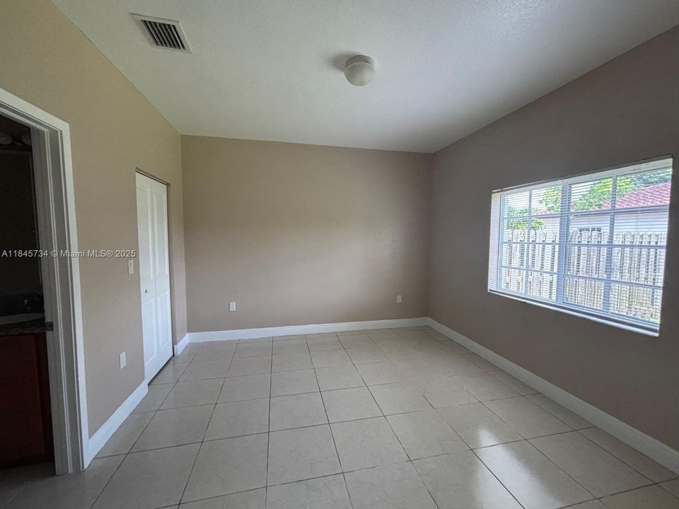 Недавно арендовано: $3,250 (3 спален, 2 ванн, 1083 Квадратных фут)