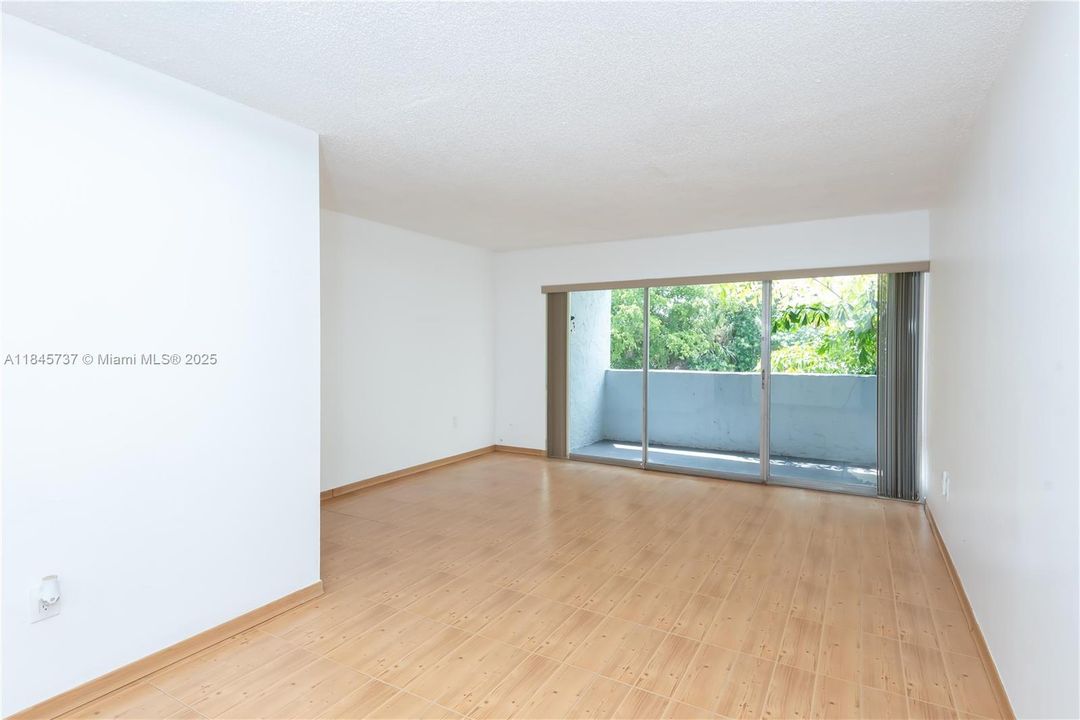 Vendido Recientemente: $230,000 (1 camas, 1 baños, 1125 Pies cuadrados)