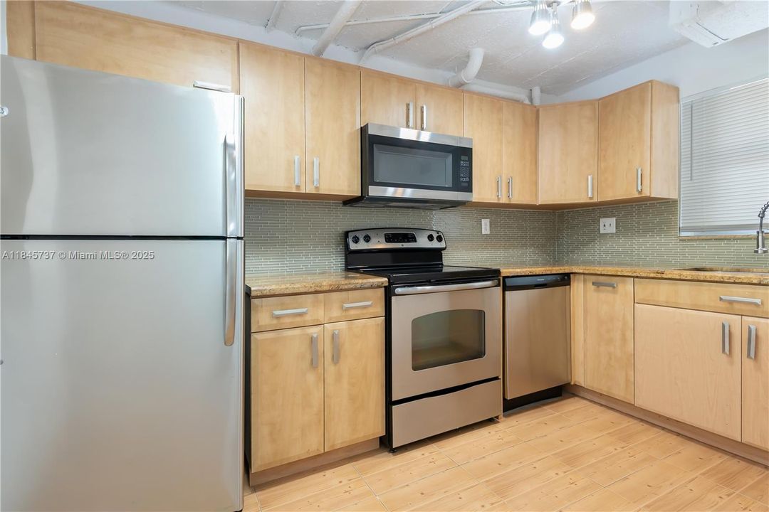 Vendido Recientemente: $230,000 (1 camas, 1 baños, 1125 Pies cuadrados)