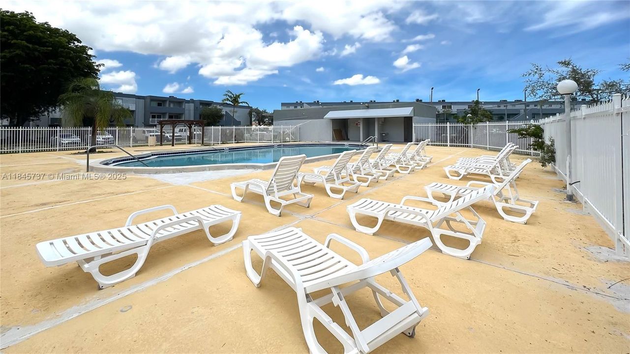 Vendido Recientemente: $230,000 (1 camas, 1 baños, 1125 Pies cuadrados)