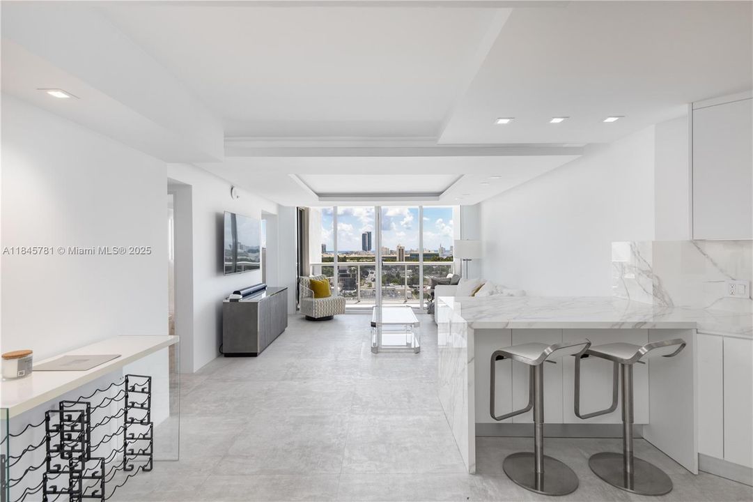 待售: $1,190,000 (2 贝兹, 2 浴室, 1140 平方英尺)