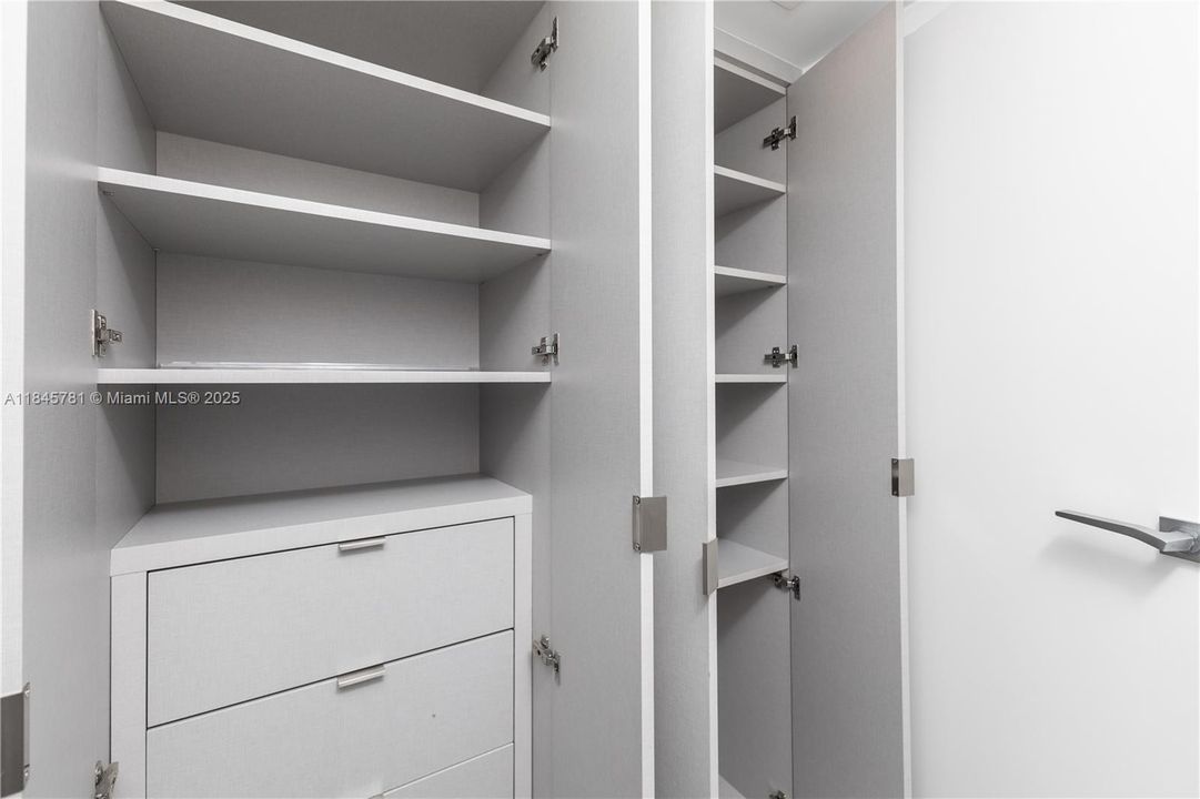 待售: $1,190,000 (2 贝兹, 2 浴室, 1140 平方英尺)