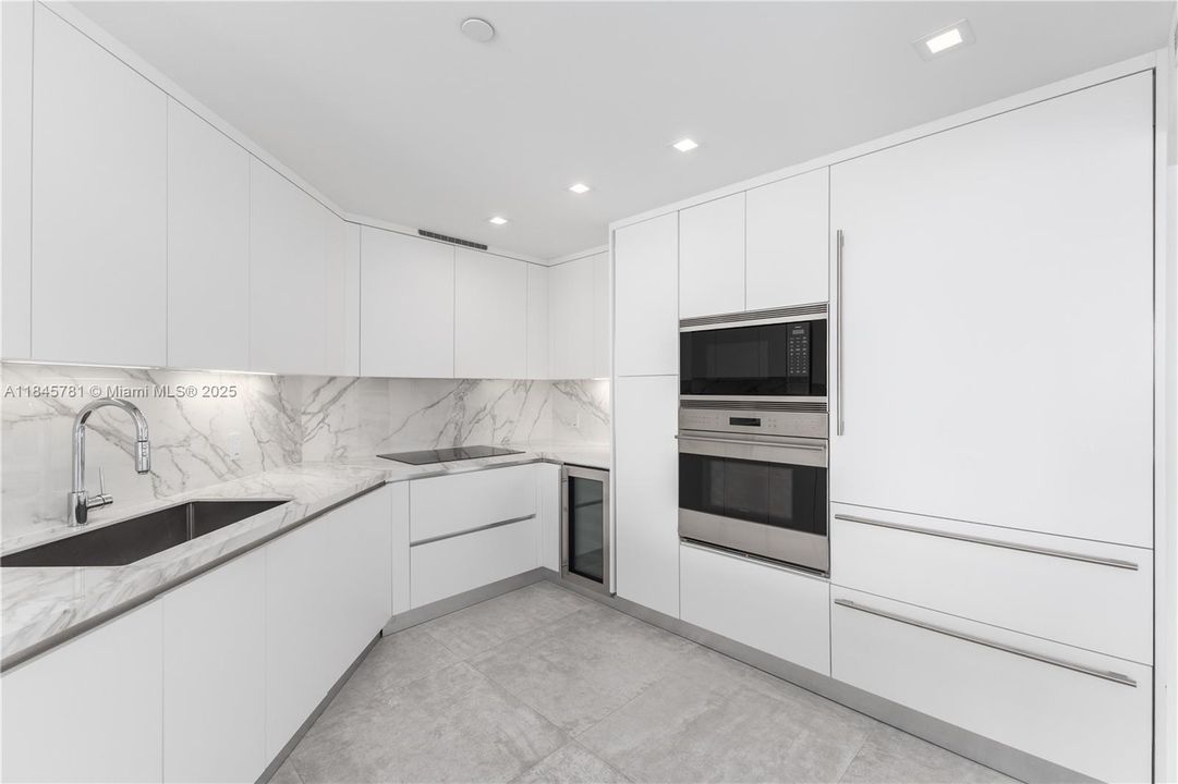 待售: $1,190,000 (2 贝兹, 2 浴室, 1140 平方英尺)