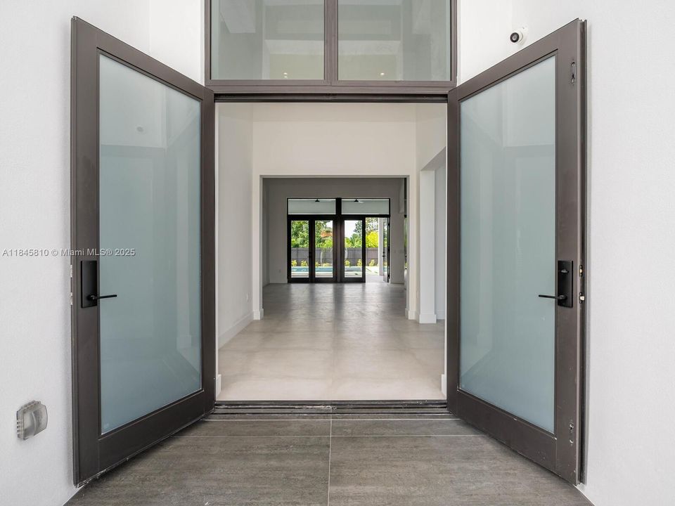 Activo con contrato: $2,990,000 (5 camas, 5 baños, 4449 Pies cuadrados)