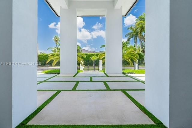 Activo con contrato: $2,990,000 (5 camas, 5 baños, 4449 Pies cuadrados)