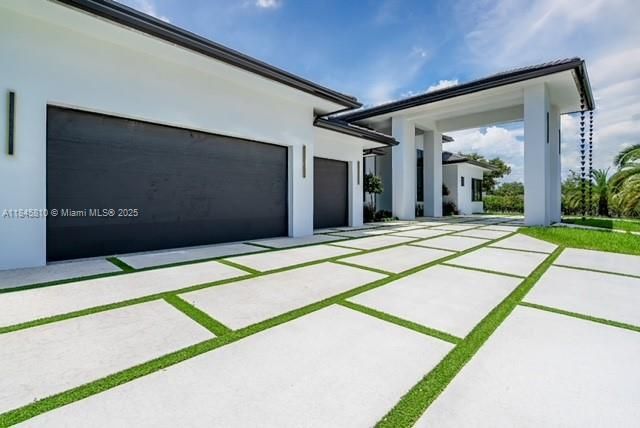 Activo con contrato: $2,990,000 (5 camas, 5 baños, 4449 Pies cuadrados)