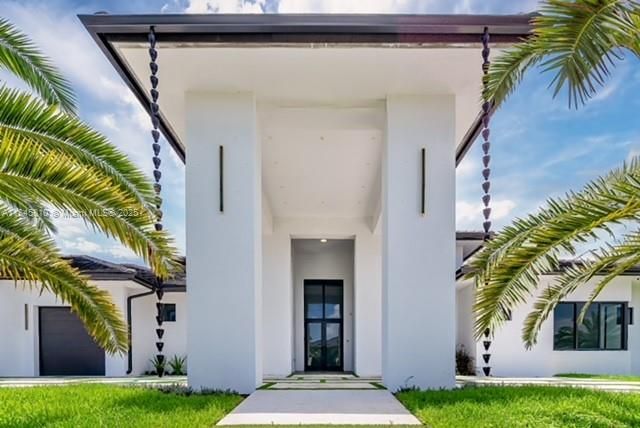Activo con contrato: $2,990,000 (5 camas, 5 baños, 4449 Pies cuadrados)