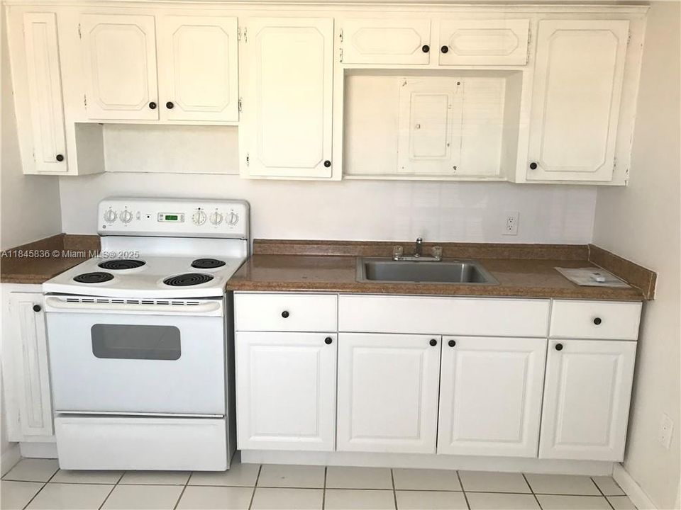 For Sale: $850,000 (0 beds, 0 baths, 2496 Square Feet)