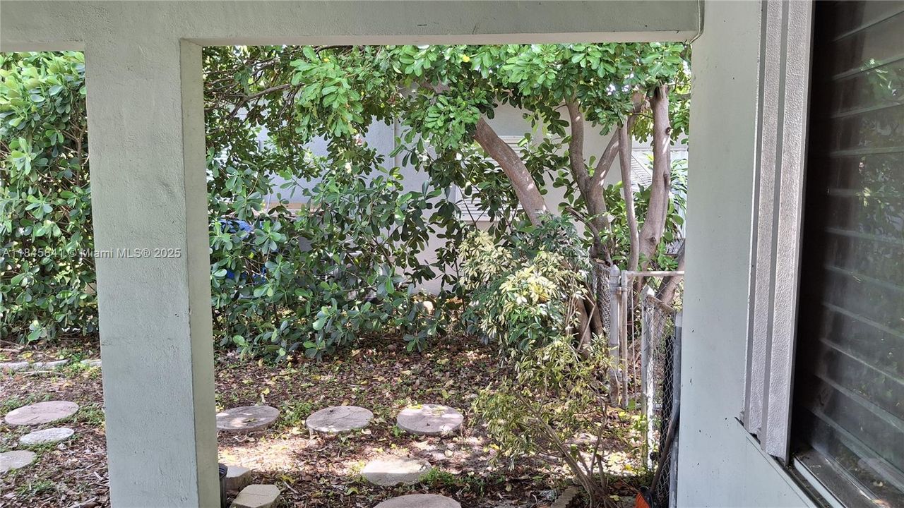 Recientemente alquilado: $2,595 (3 camas, 2 baños, 1180 Pies cuadrados)