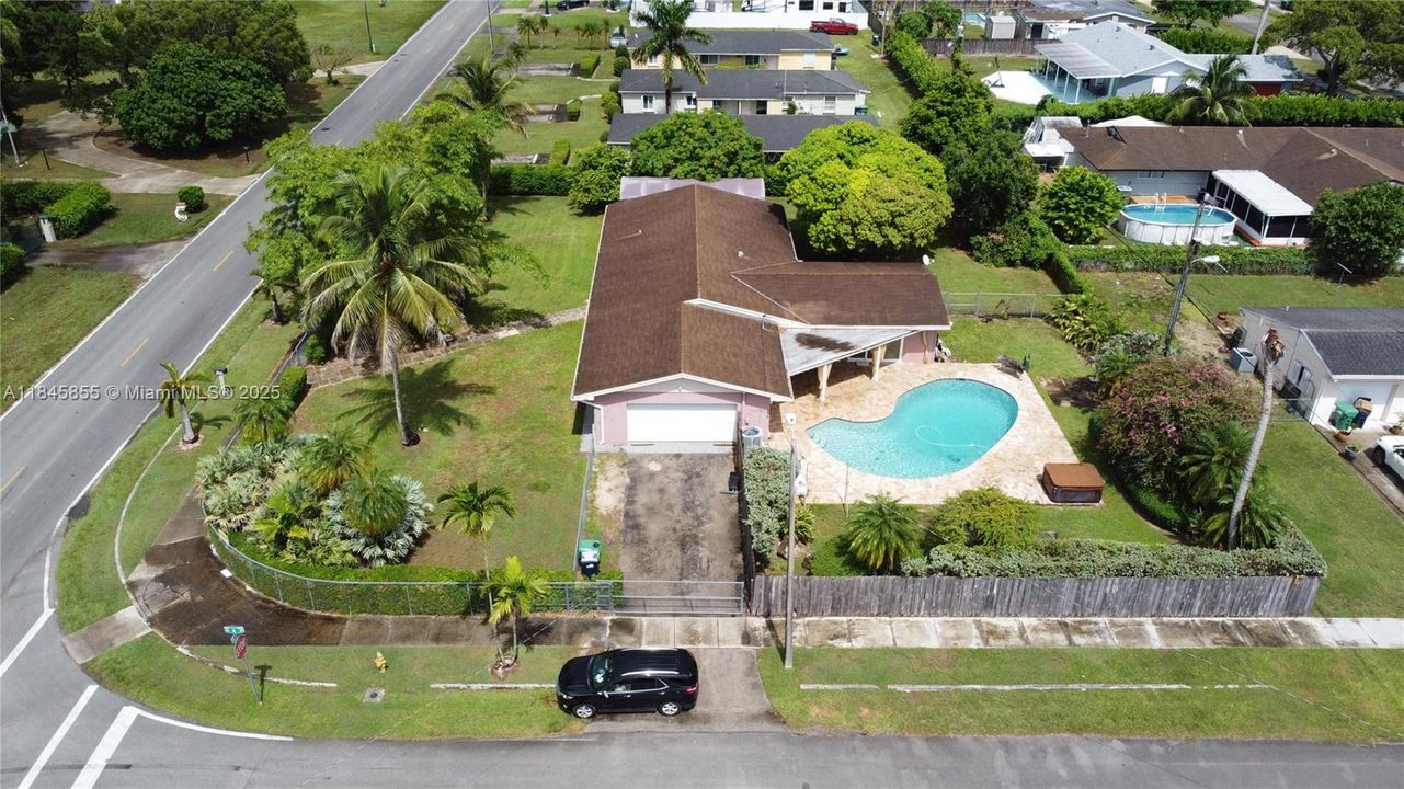 Недавно продано: $674,900 (3 спален, 2 ванн, 2010 Квадратных фут)