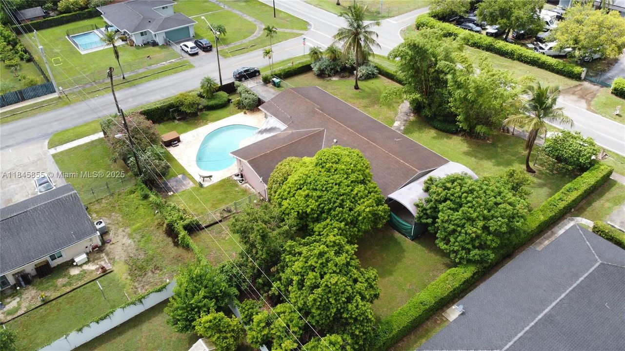 Недавно продано: $674,900 (3 спален, 2 ванн, 2010 Квадратных фут)