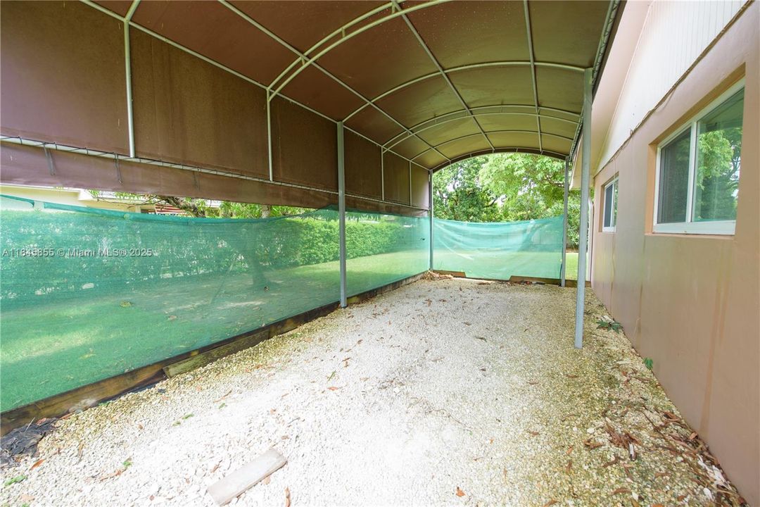 Недавно продано: $674,900 (3 спален, 2 ванн, 2010 Квадратных фут)