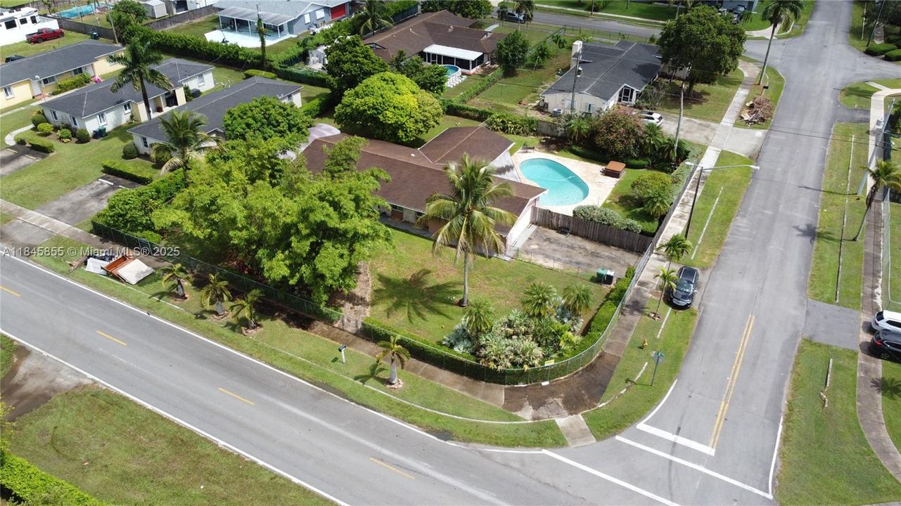 Недавно продано: $674,900 (3 спален, 2 ванн, 2010 Квадратных фут)