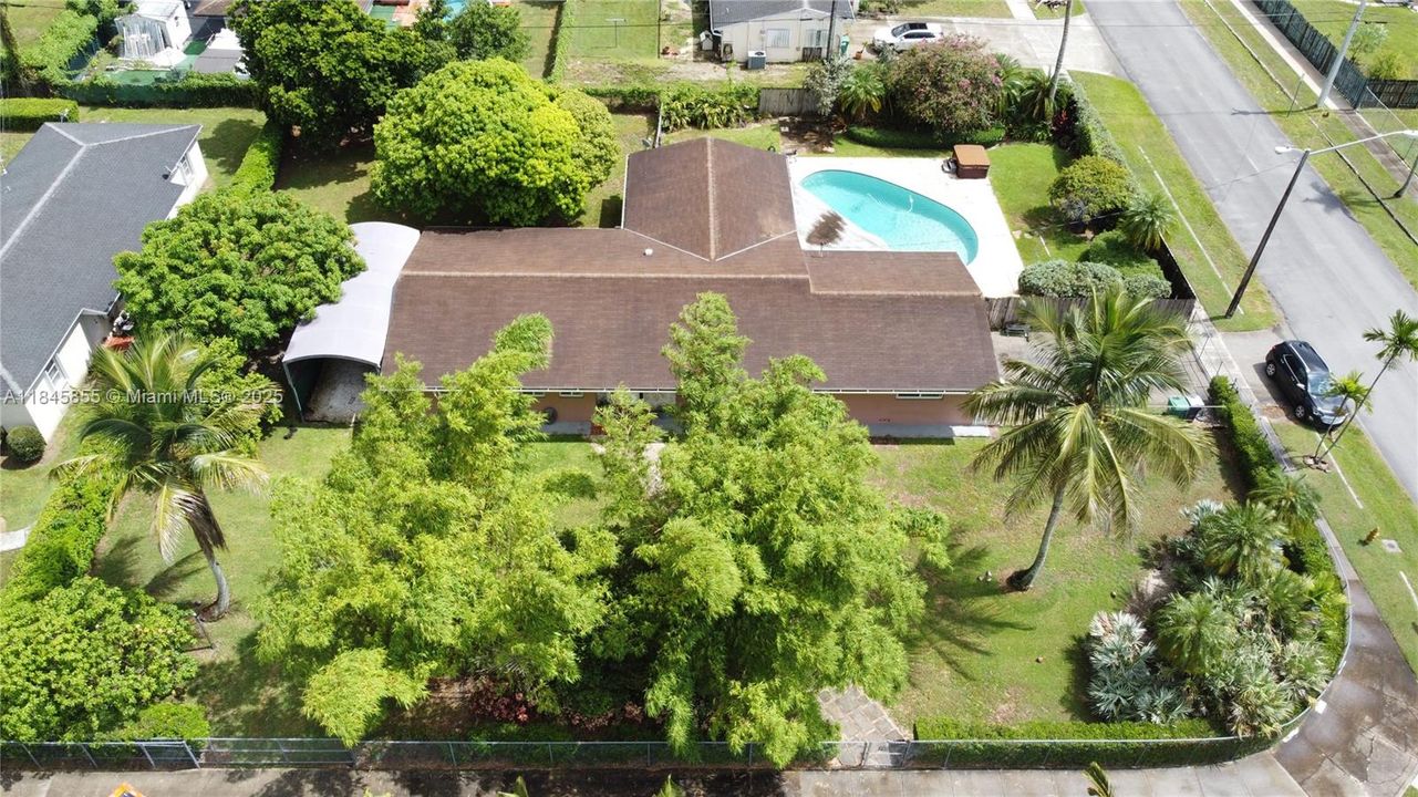 Недавно продано: $674,900 (3 спален, 2 ванн, 2010 Квадратных фут)