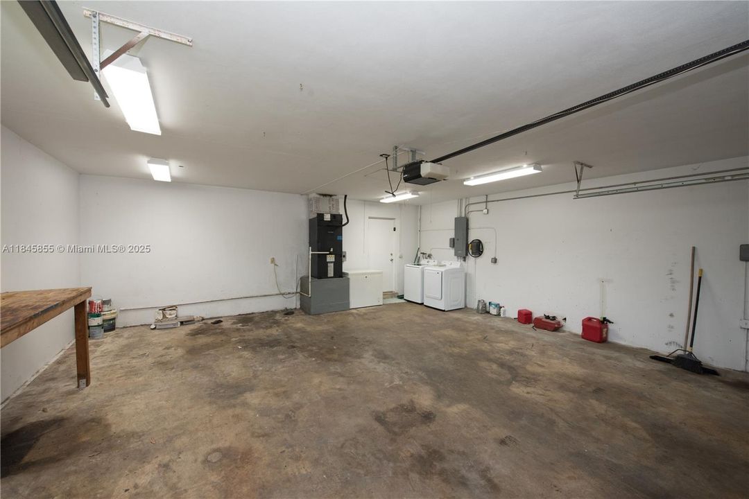 Недавно продано: $674,900 (3 спален, 2 ванн, 2010 Квадратных фут)