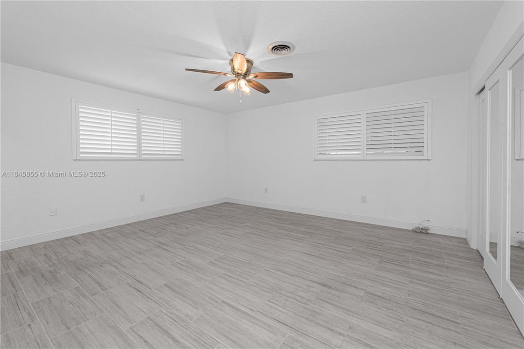 Недавно продано: $674,900 (3 спален, 2 ванн, 2010 Квадратных фут)