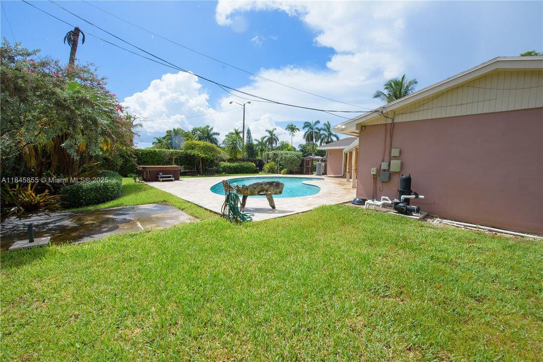 Недавно продано: $674,900 (3 спален, 2 ванн, 2010 Квадратных фут)